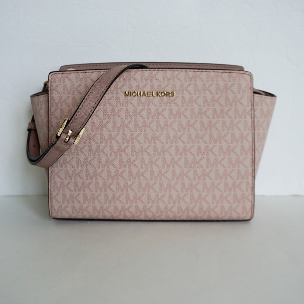 Michael Kors Selma MD Messenger Bag Ballet Fawn - Picture 2 of 8